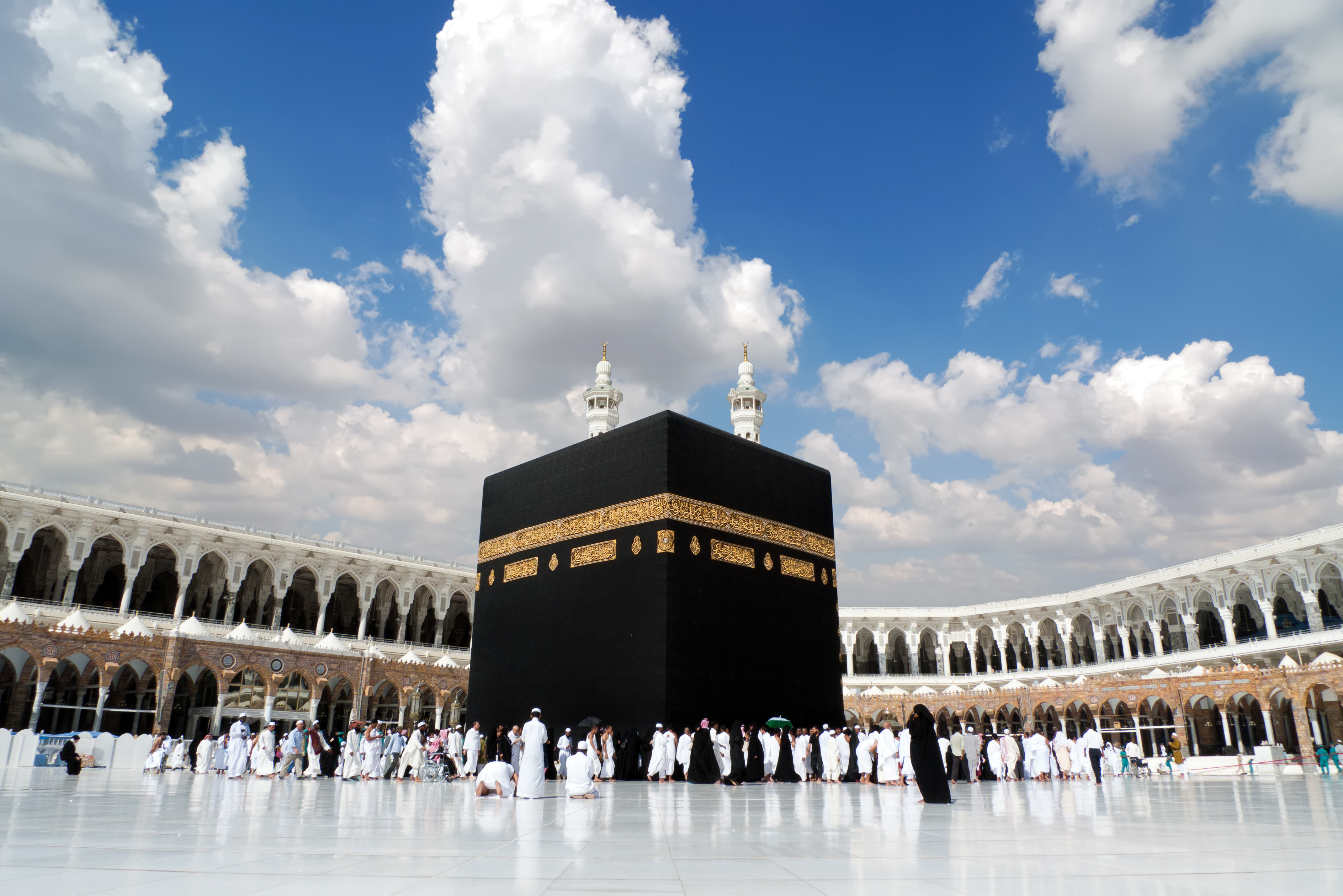 La Kaaba es importante por su historia y relevancia, pero no se la adora de ninguna manera