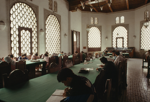 Estudiantes en la universidad del Qarawiyyin, la más antigua del mundo y un importante centro de conocimiento y aprendizaje en el Islam