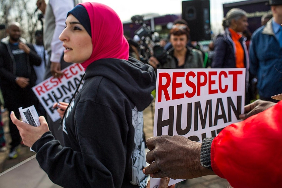 Linda Sarsour es una activista musulmana contemporánea que lidera muchos movimientos sociales en EEUU